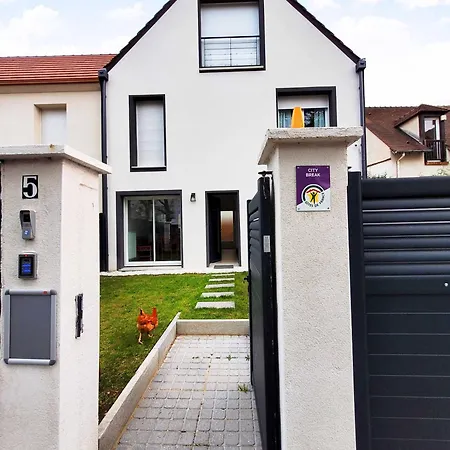 Guest house Dream Of Mediterranean House, Jacuzzi, Bbq, Delices Ensoleilles Sartrouville