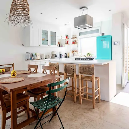 Guest house Dream Of Mediterranean House, Jacuzzi, Bbq, Delices Ensoleilles Sartrouville